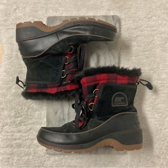 Sorel Tivoli III Winter Boots Size 8 Plaid Red Black Waterproof Soles Faux Fur - Picture 2 of 15
